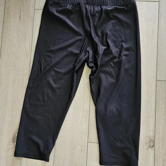 Under Armour Heat Gear Compression Capri Legging - Black - Women's Size Large - Picture 4 of 5